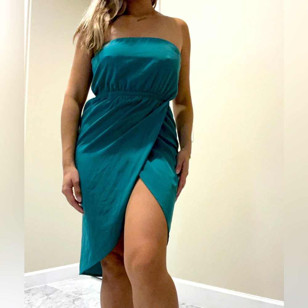 CUTE GREEN TUBE DRESS WITH SLIT